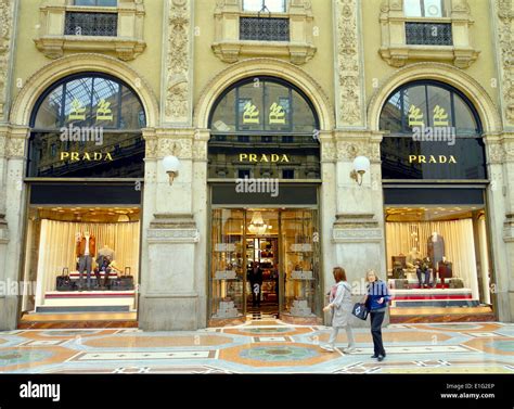 Prada a Milano in Galleria Vittorio Emanuele II, 62: ⏰.